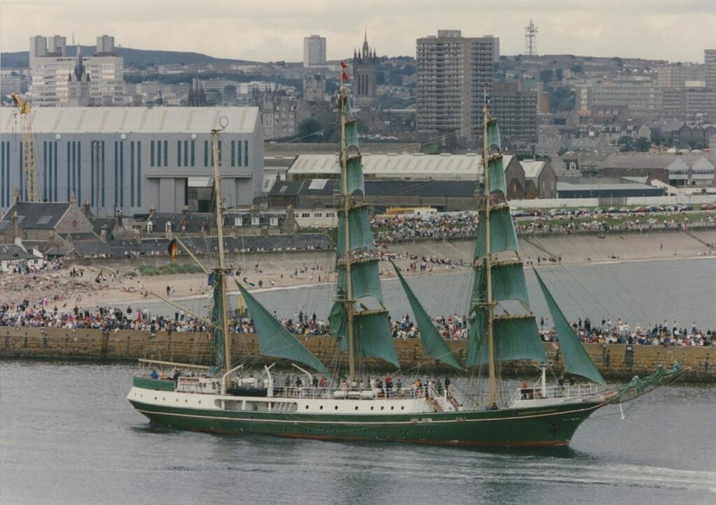 Tall Ships Race 1991 08 13 CAJL 38113430 17a4ztpzs